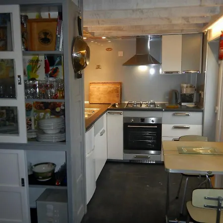 Bay Apartment *