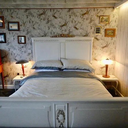 Apartment Bay *